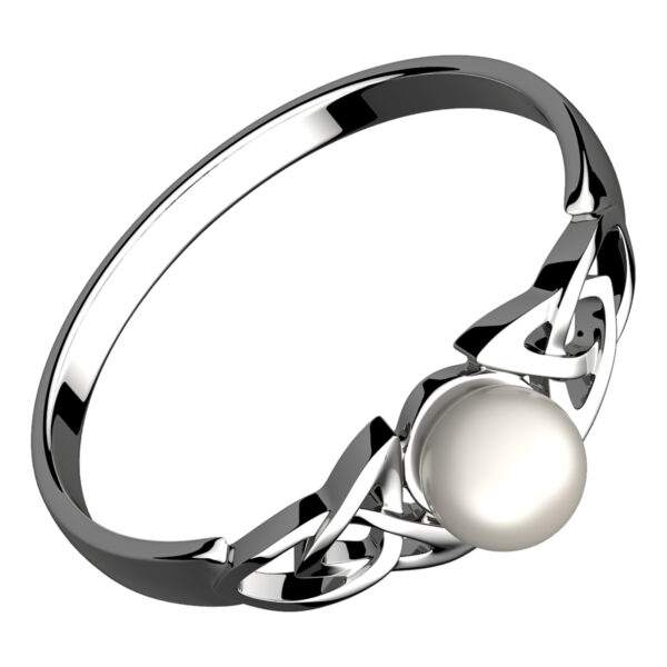 925 Sterling Silver Celtic Trinity Knot Ring Holding a White Round Pearl