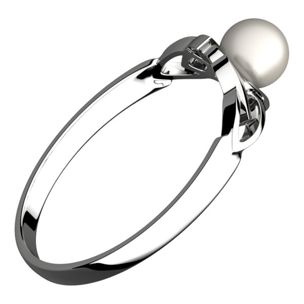 925 Sterling Silver Celtic Trinity Knot Ring Holding a White Round Pearl